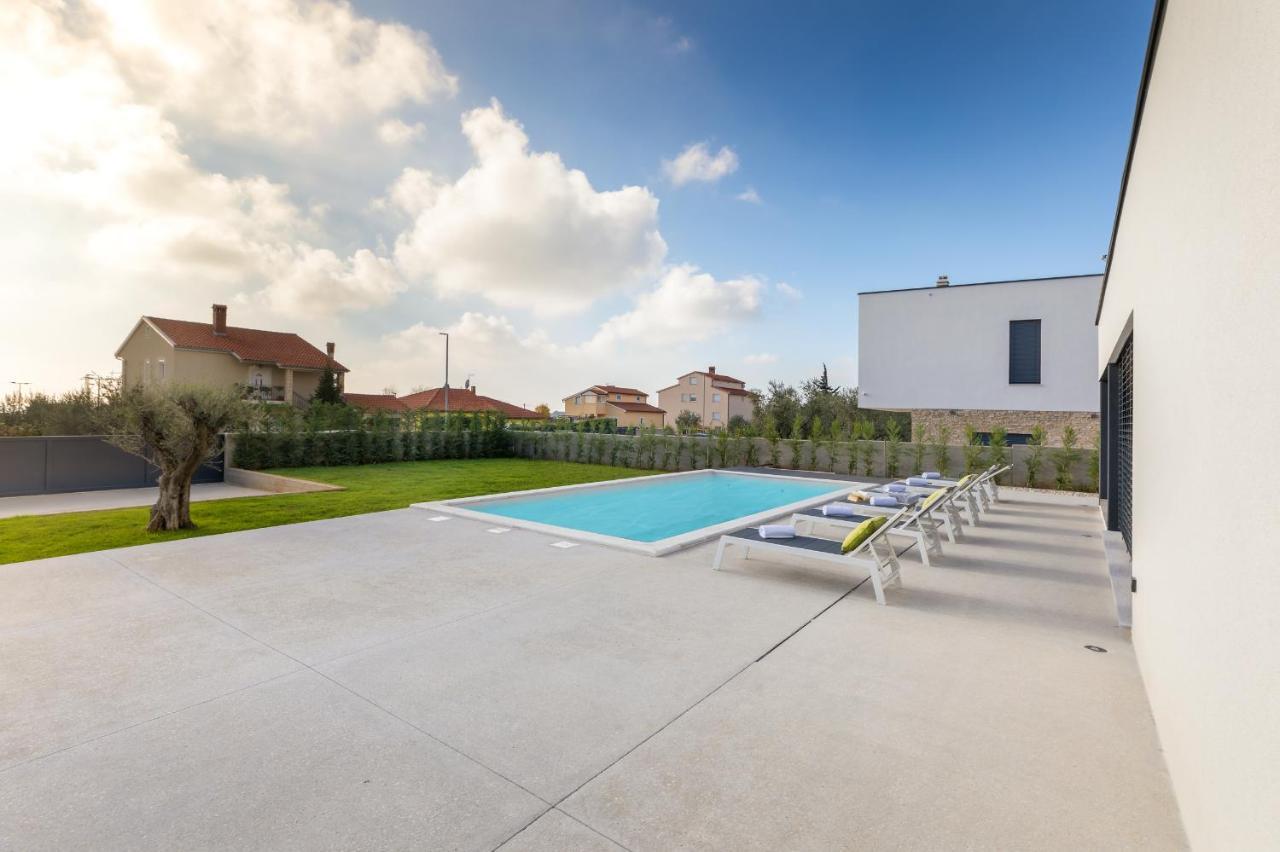 Amazing Private Villa With Outdoor Swimming Pool In Vodnjan Extérieur photo