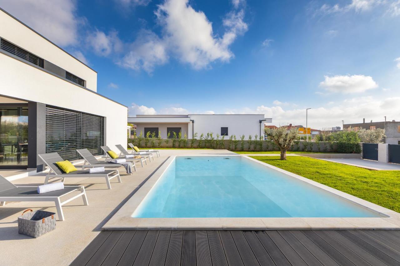 Amazing Private Villa With Outdoor Swimming Pool In Vodnjan Extérieur photo