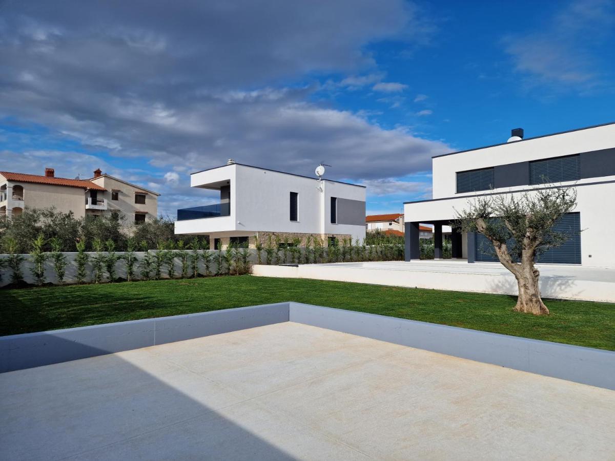 Amazing Private Villa With Outdoor Swimming Pool In Vodnjan Extérieur photo